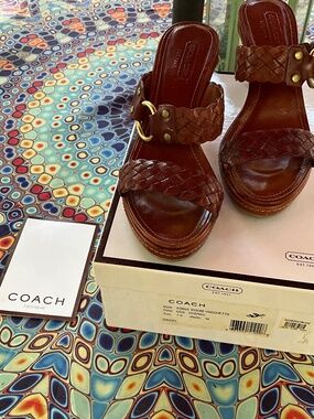 Coach Sandalls Size 7